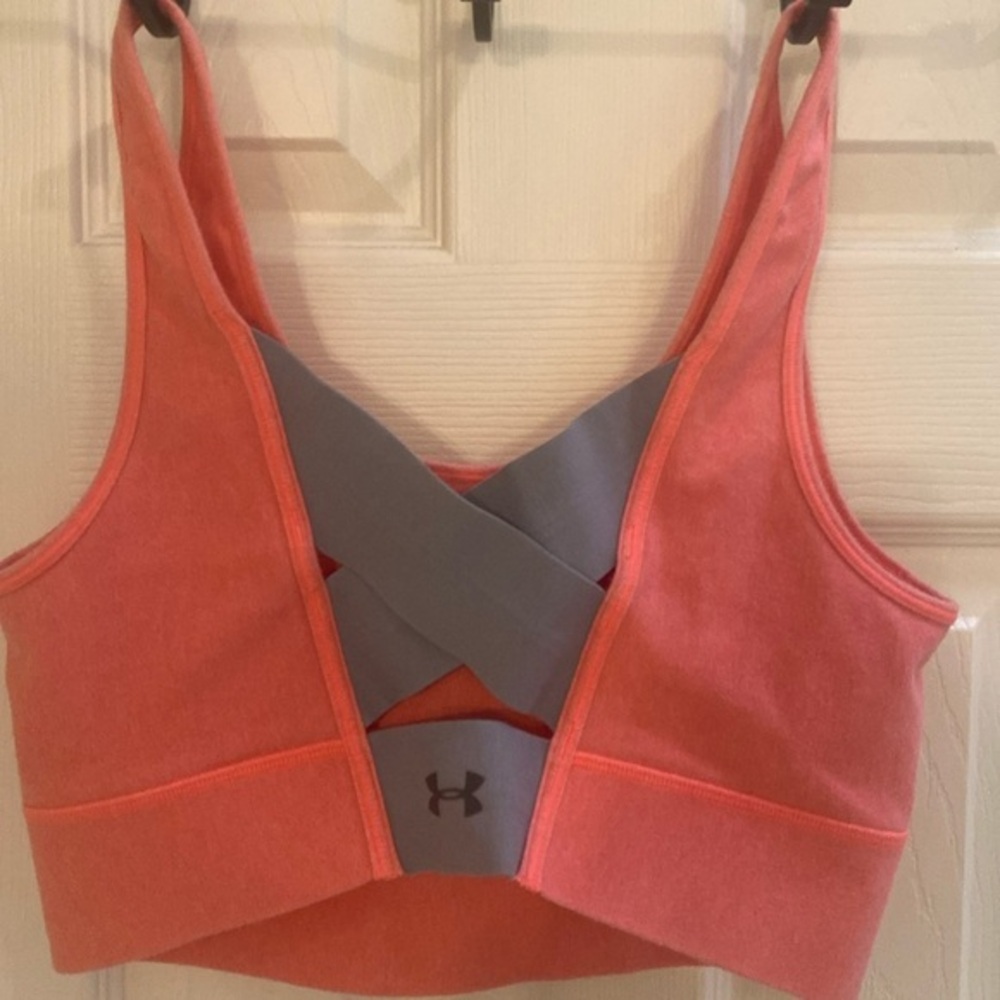 NWOT Under Armour sports bra